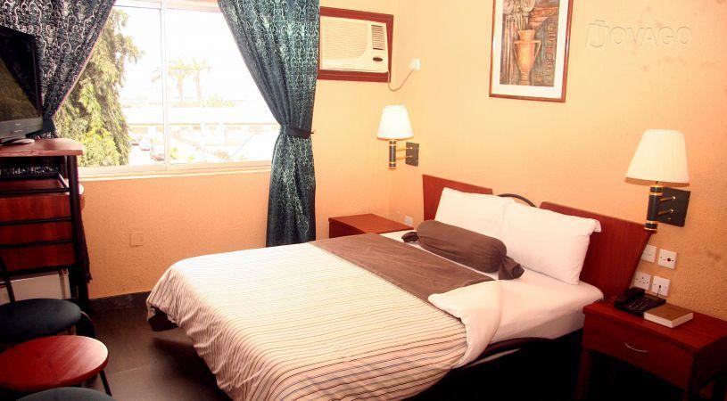 HS Continental Blue Ribbon | Rumuadaolu Accommodation
