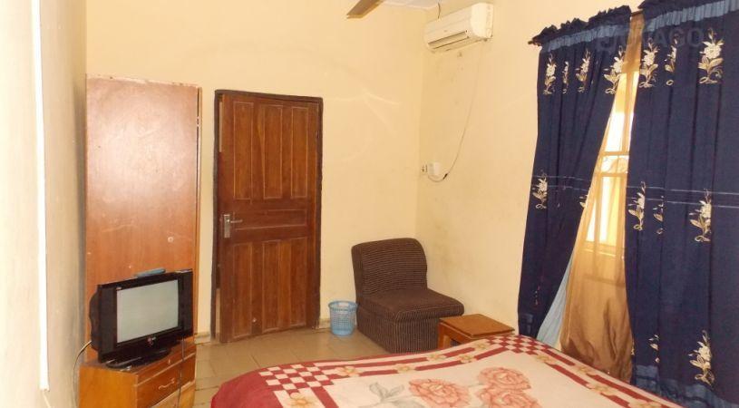 Bisola Lodge | Lugbe Accommodation