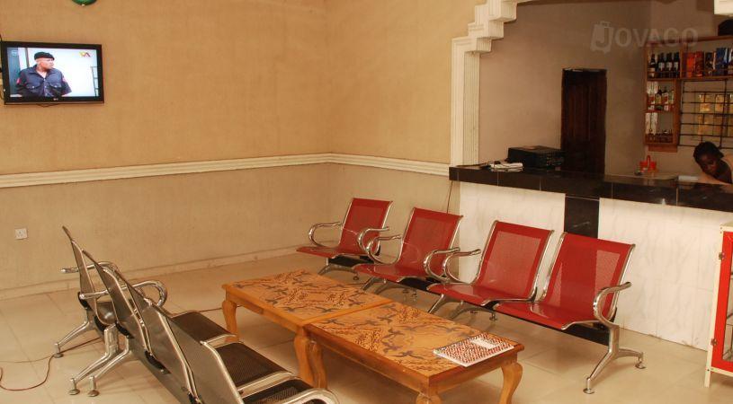 De Kingz Corner Hotel | Ughelli Accommodation