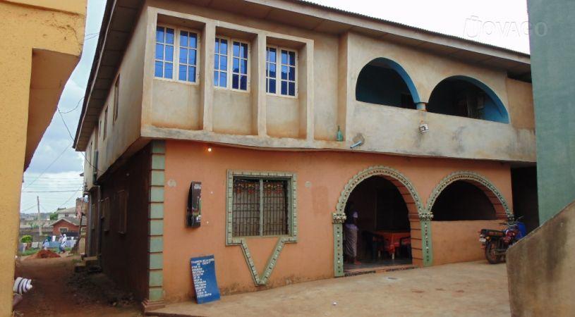 Tajudeen Bello Hotel | Ajuwon/Akute Accommodation