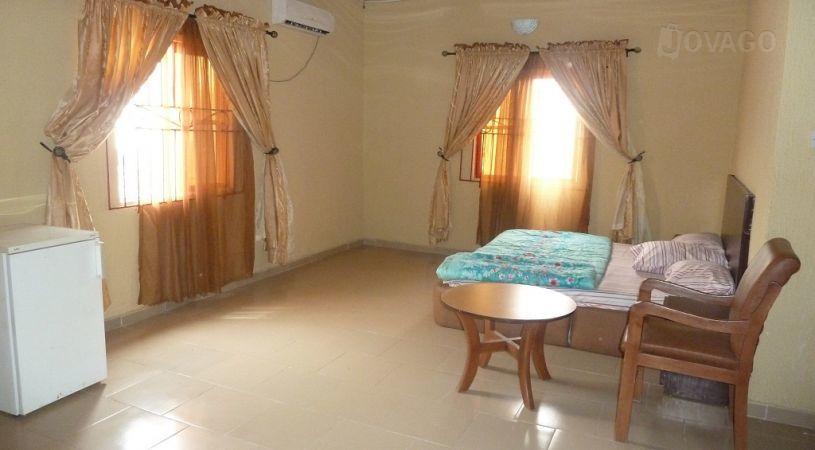 Tives Hotel And Suites