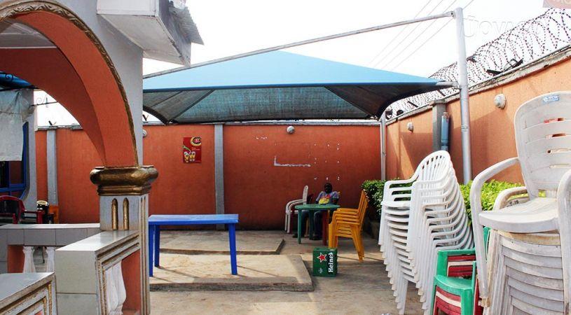U & I Guest House (Annex) | Iyana-Ipaja Accommodation