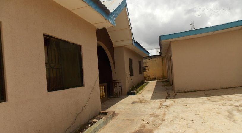 Isakol Guest House | Accommodation Oshinle Quarters