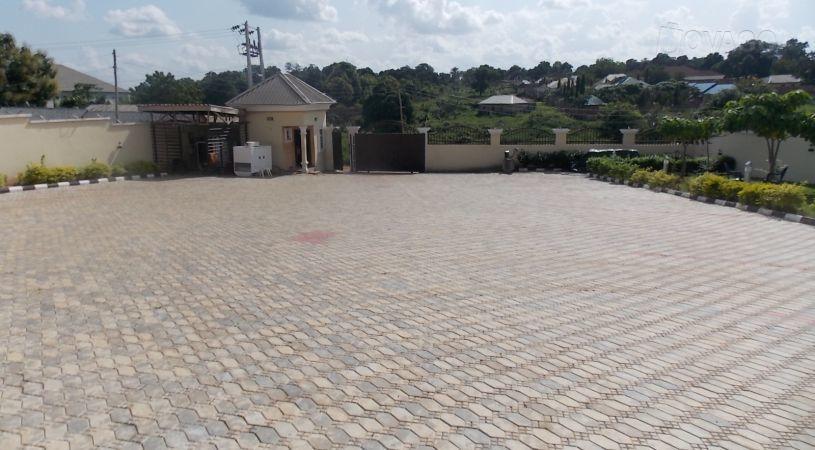Kingpin Hotel | Accommodation Akwanga