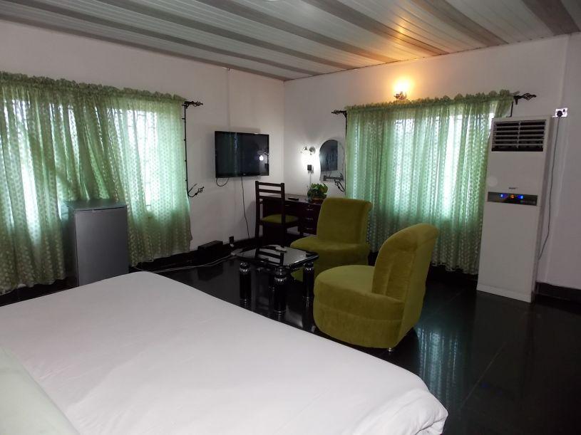 Live Oaks Suites