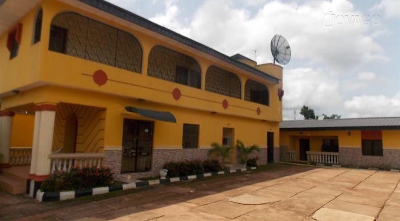Samsco Palace Hotel | Uromi Accommodation