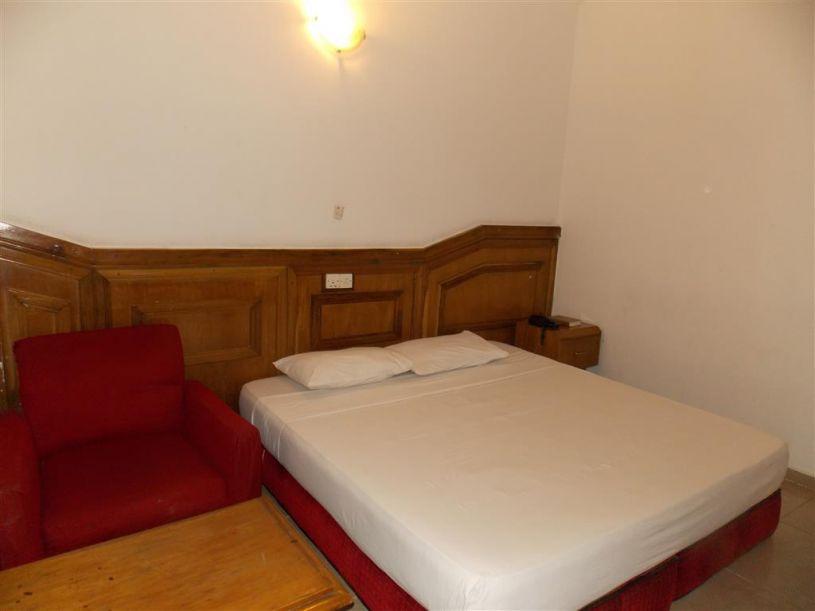Chesbury Hotel | Zone 4 Accommodation