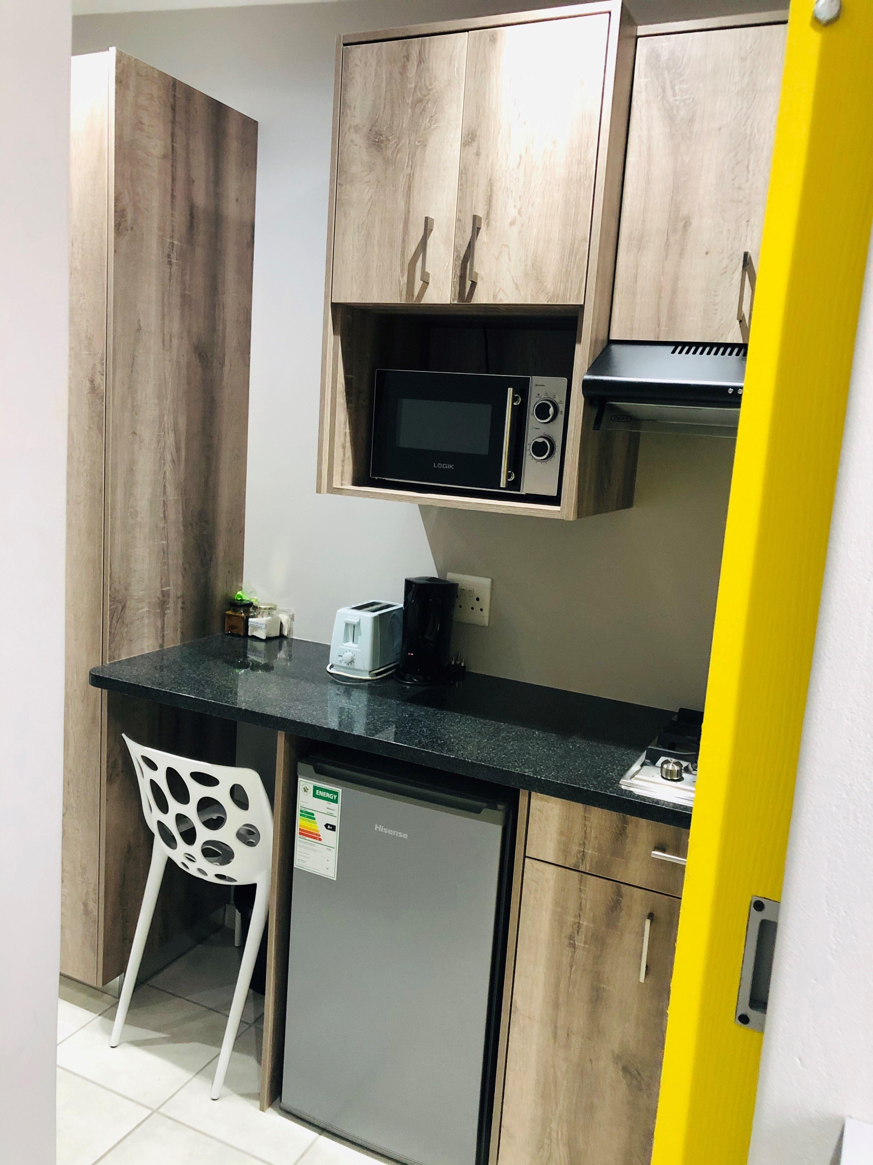 De Grendel Red & Yellow Suite | Parow North Accommodation