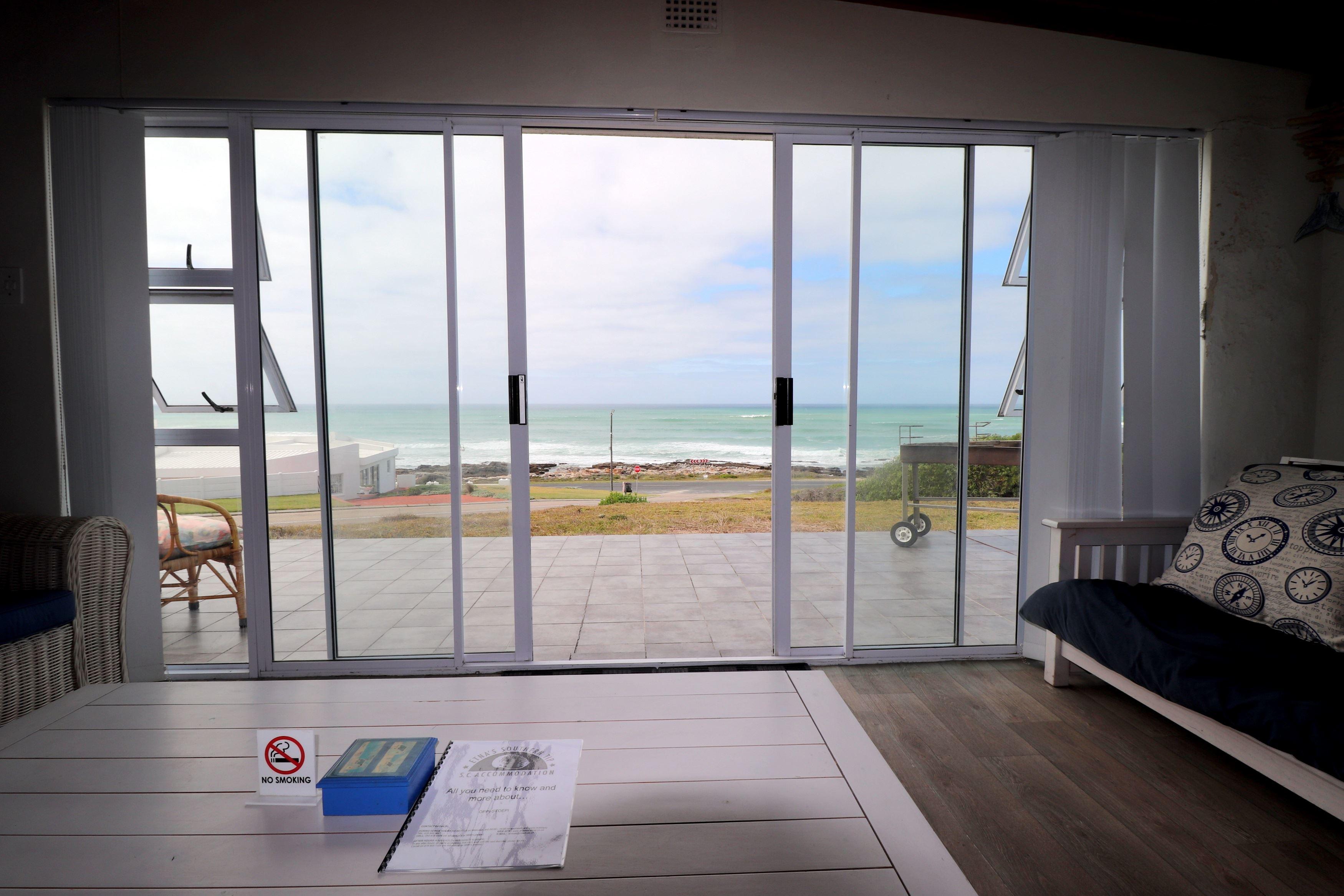 Oppi-Stoepi | Struisbaai Self-catering