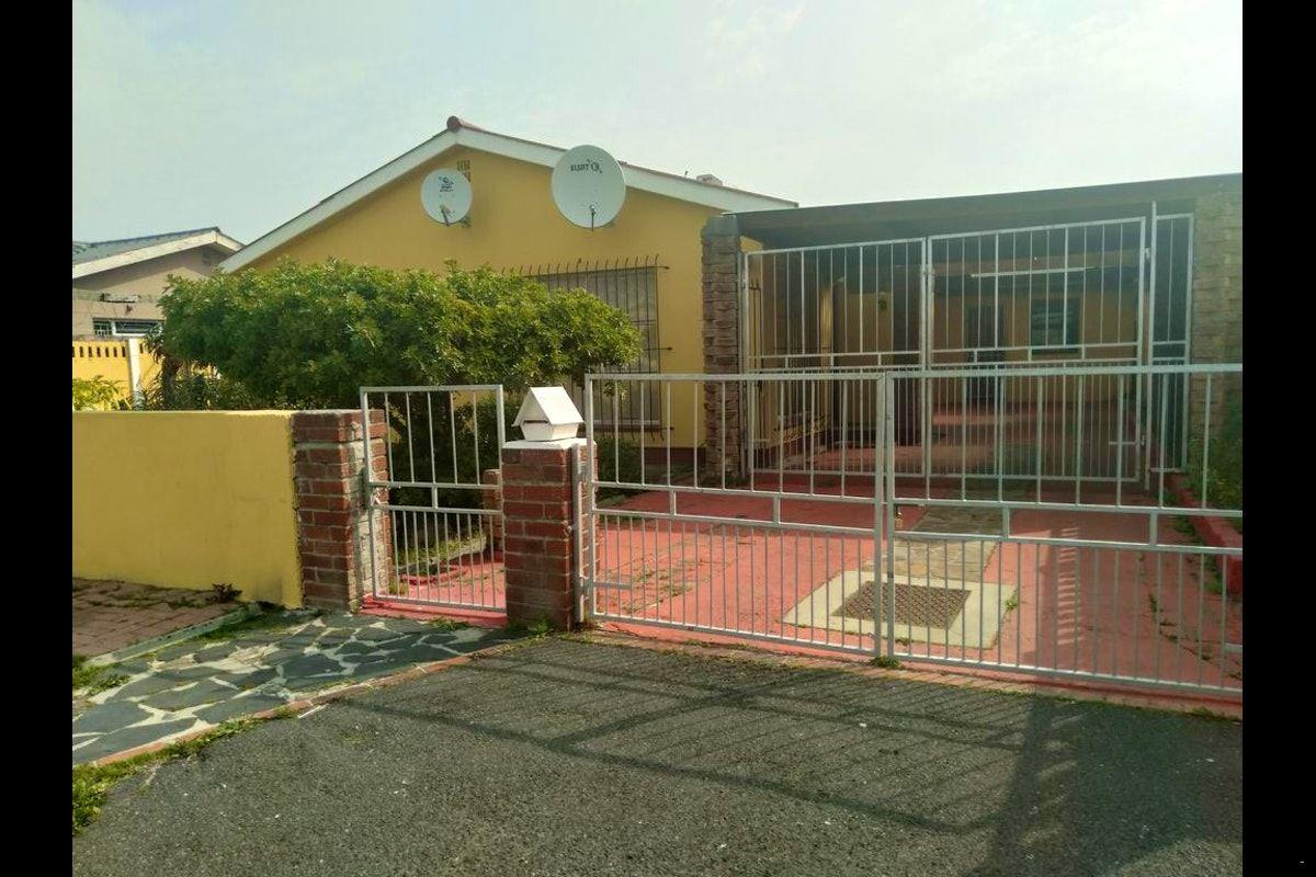 Booked Easy- Guest House- Airport