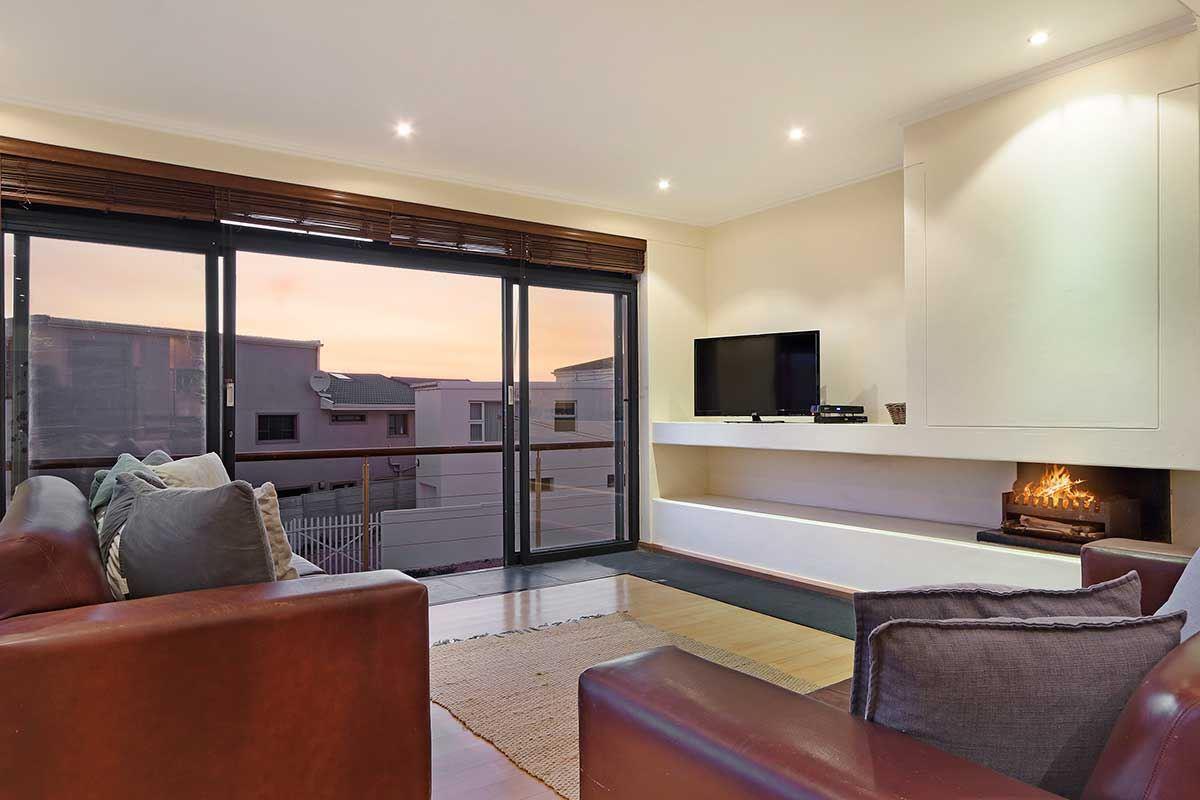 Biccard Blouberg Villa by AirAgents