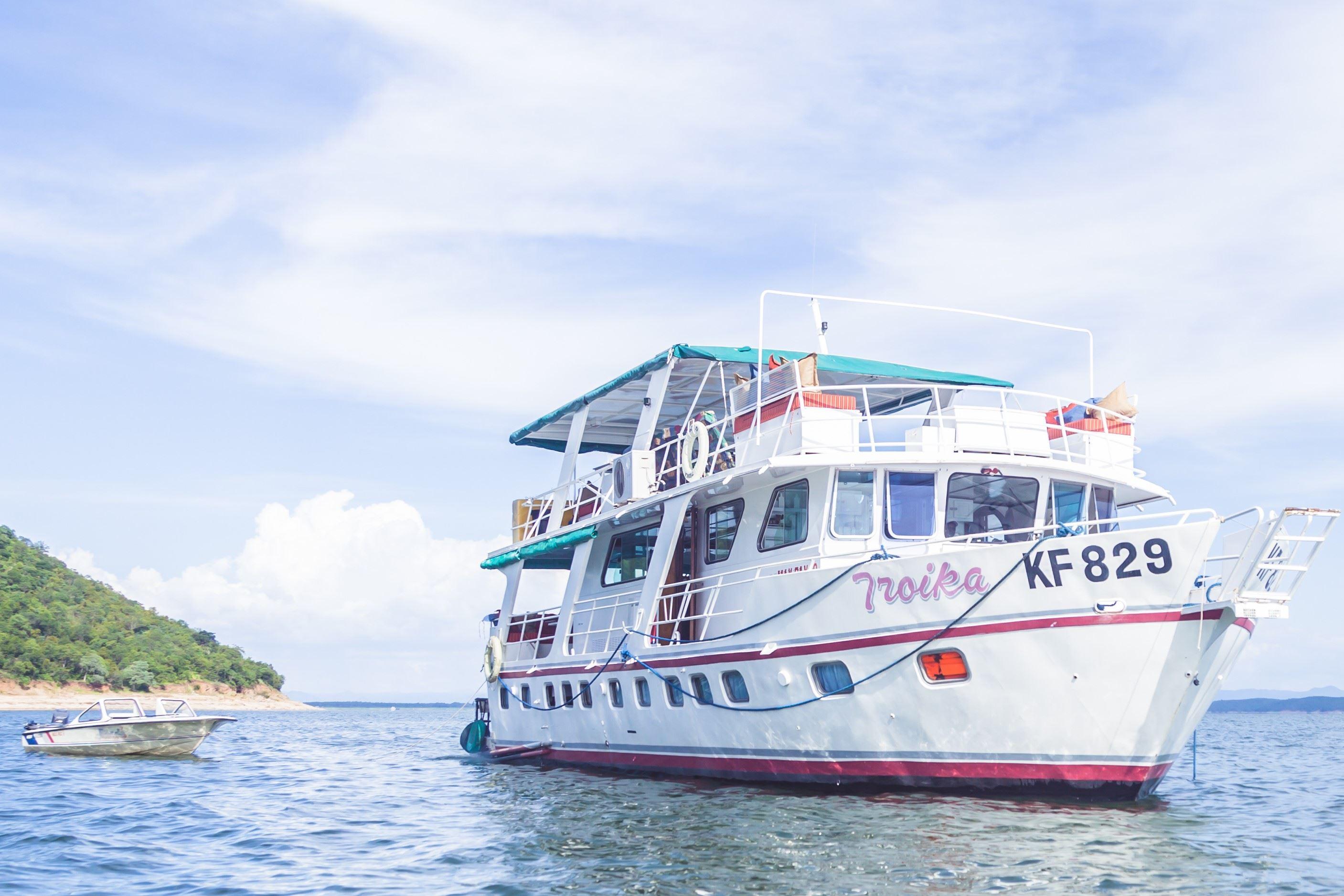 Troika houseboat | Houseboats Lake Kariba