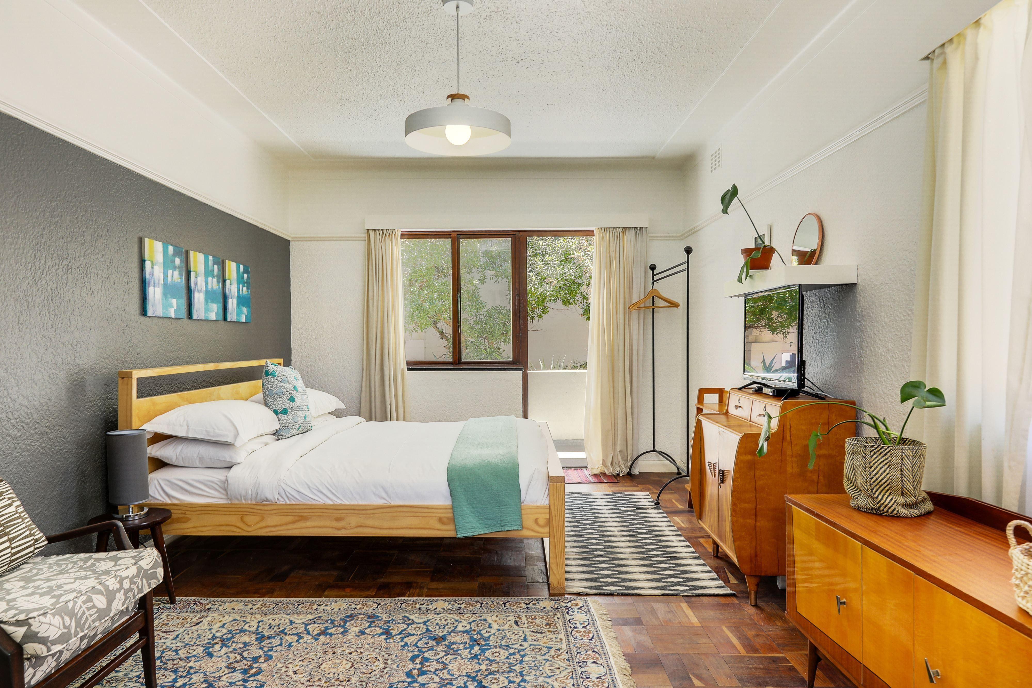 Classic Camps Bay Apartment on the Beach | Bakoven Specials
