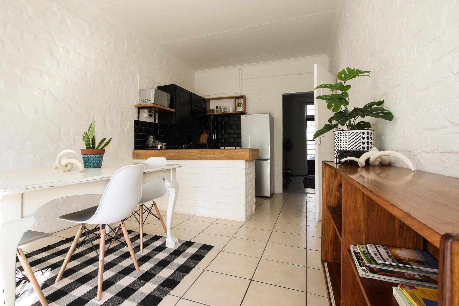 Toerboer Cottages - Voetpad Cottage | Graaff-Reinet Specials