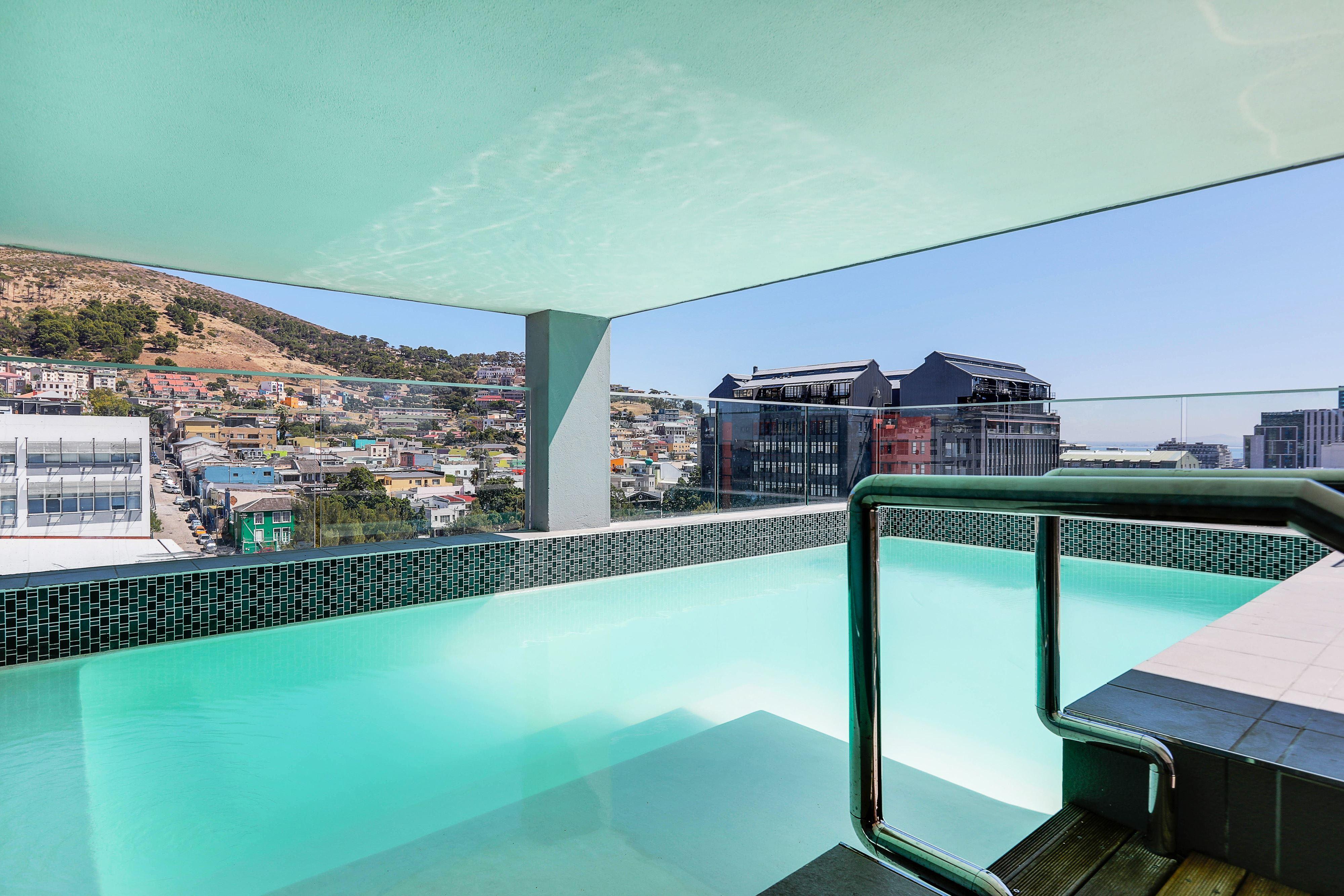 Panoramic City View Apartment | Cape Town City Centre Accommodation