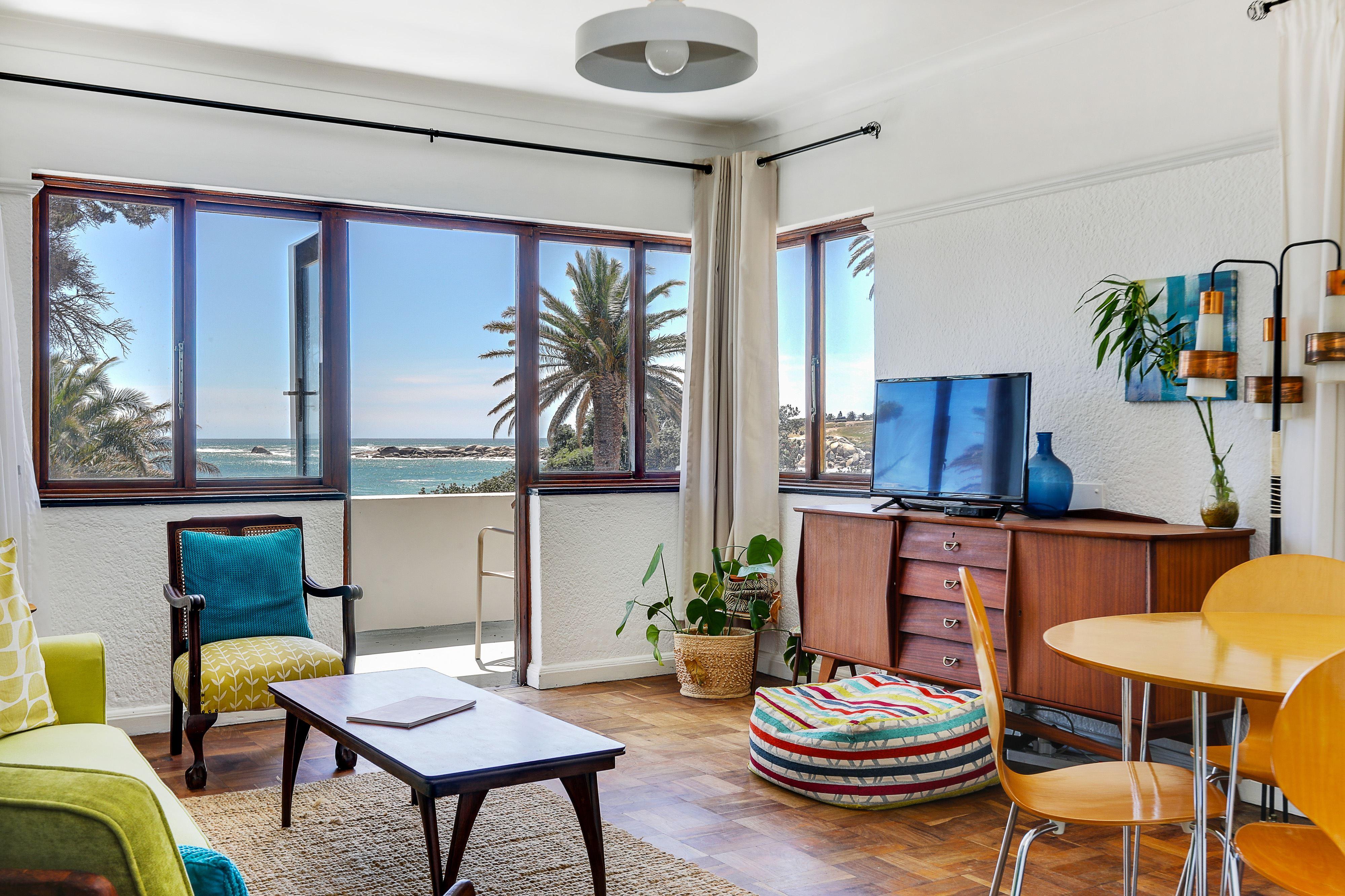 Vintage Camps Bay Beach Apartment | Bakoven Specials