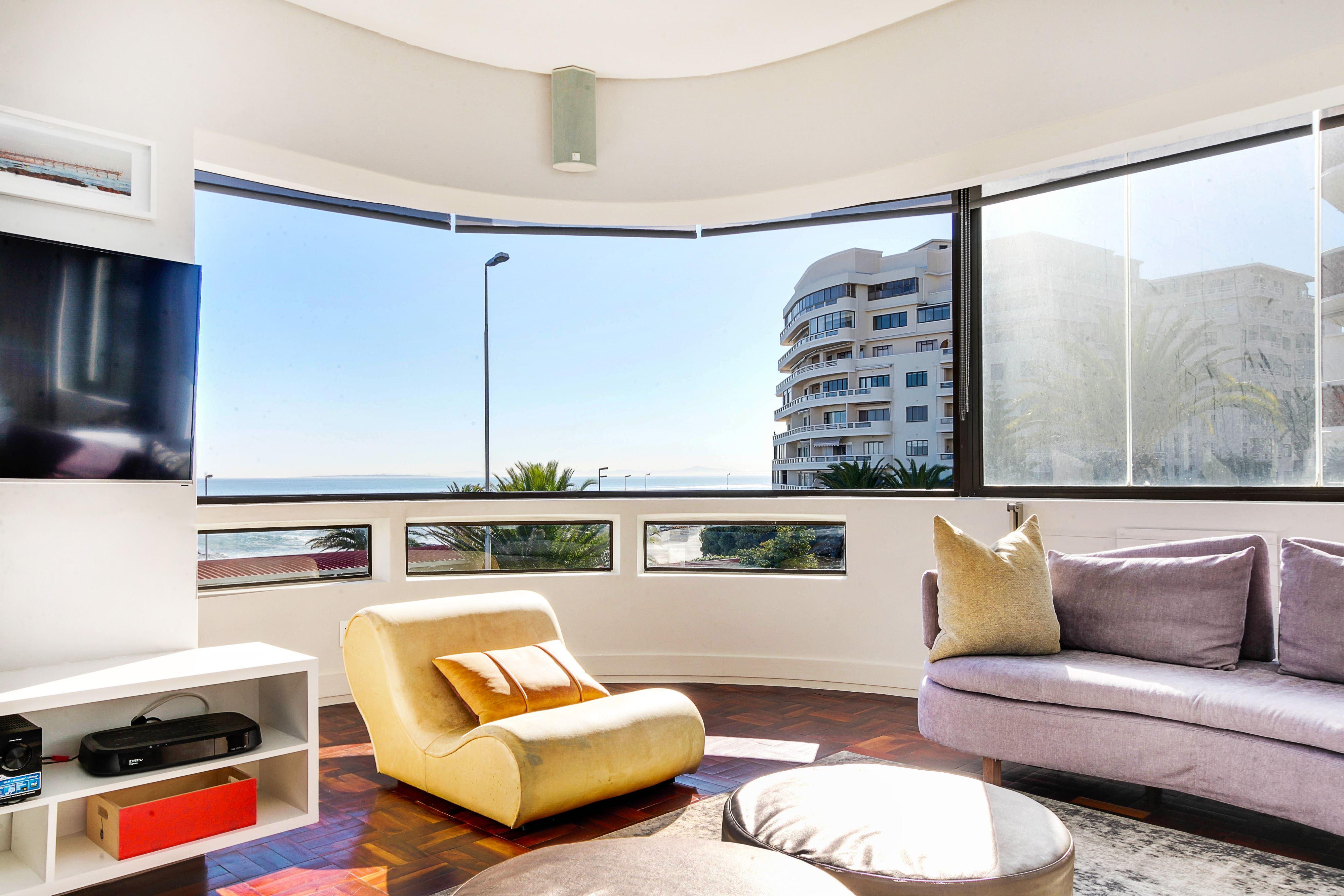 Sea View Kingsgate Apartment on the Promenade | Sea Point Specials