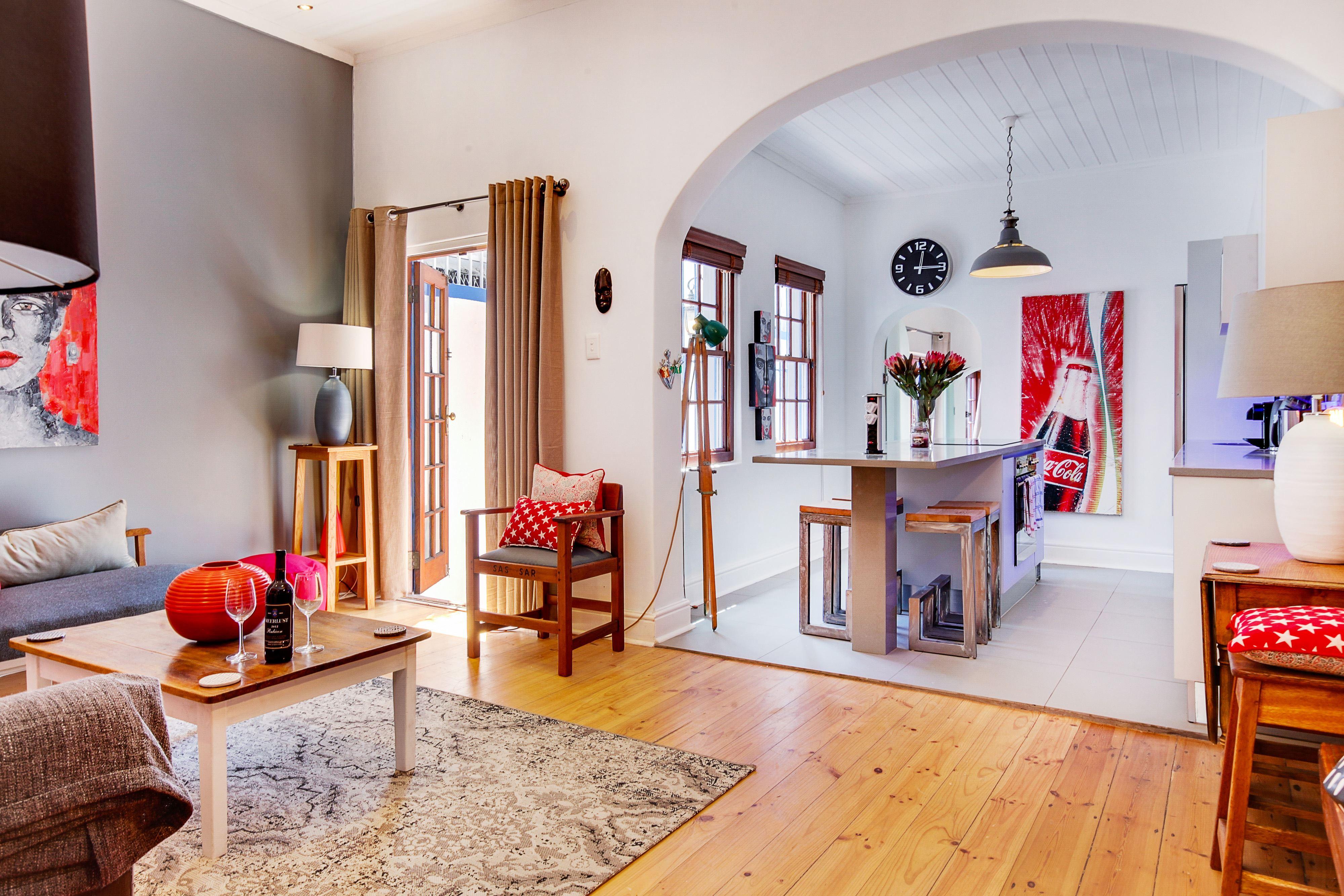 Modern Art Deco Cottage Near the Waterfront | Green Point Specials
