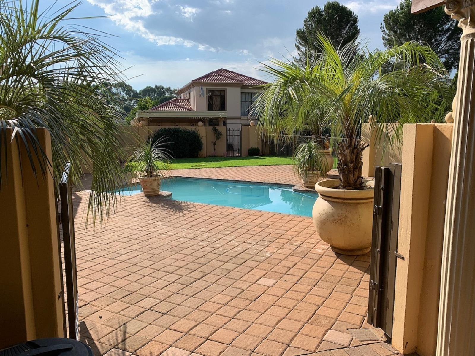 Toscana Estate | Spitskop Accommodation