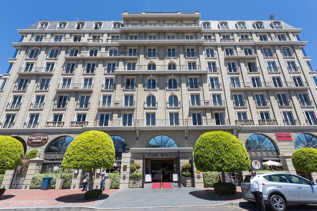 613 Cape Royale | Green Point Accommodation