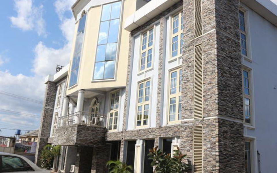 Au-delà des Frontieres Hotel | Port Harcourt Accommodation