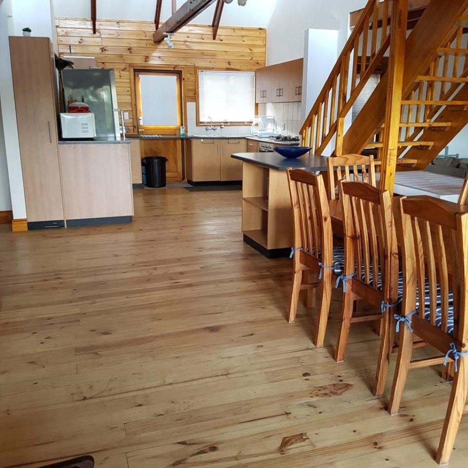 Living The Breede - Wooden House