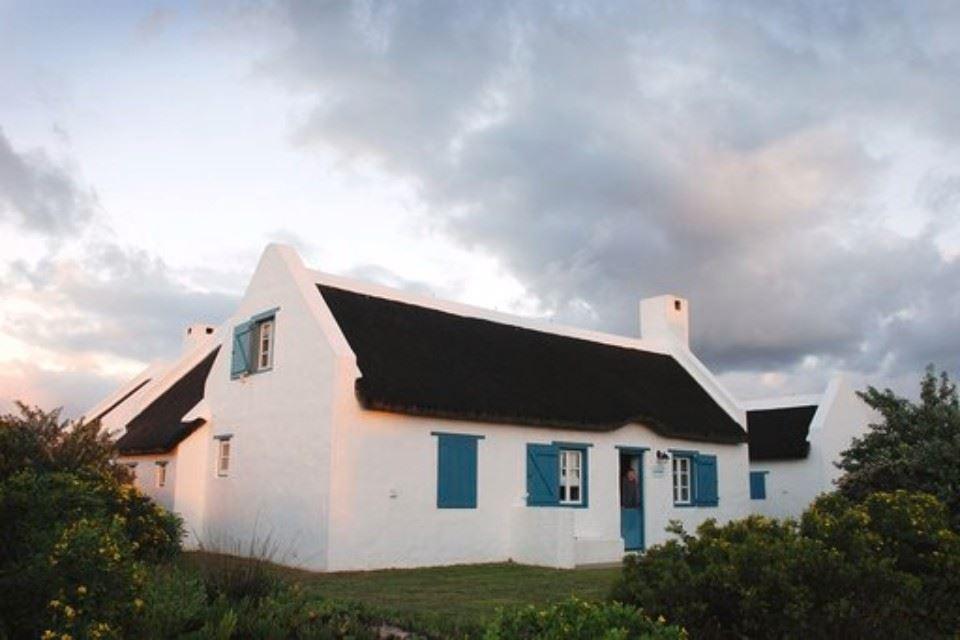 Pebbles | Self-catering Struisbaai