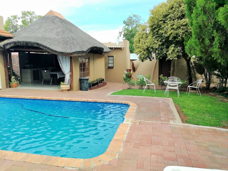 Safari Guesthouse | Budget Accommodation Deals and Offers Book Now!