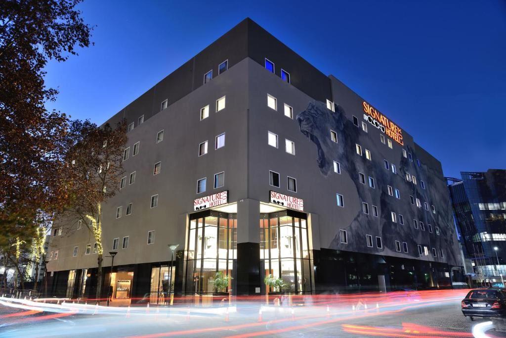 Signature Lux Hotel by ONOMO, Sandton | Hotels Sandown