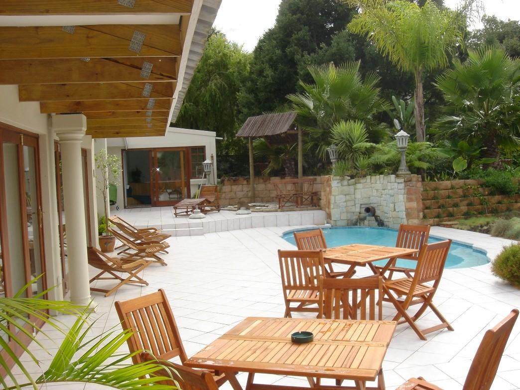 Romesleigh House | Glen Barrie Accommodation