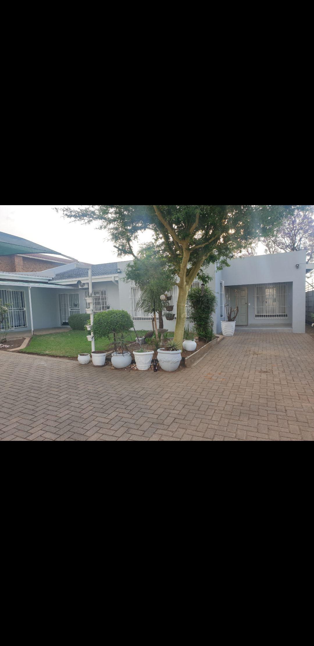 Semeni Asante Accommodations | Oakdene Accommodation