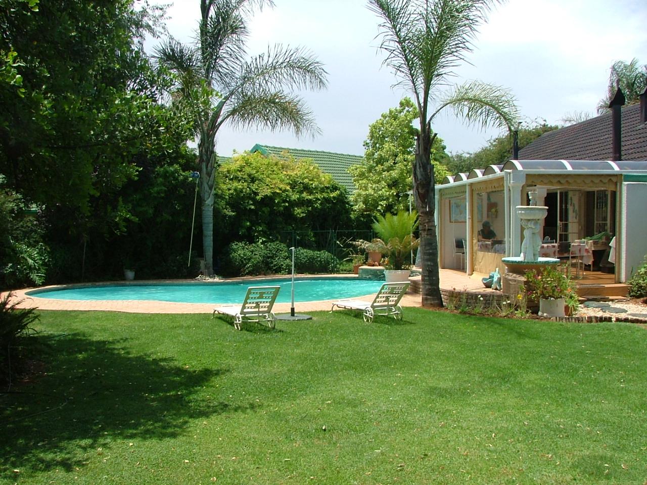 Willow Tree Guest House | Kempton Park Lodges