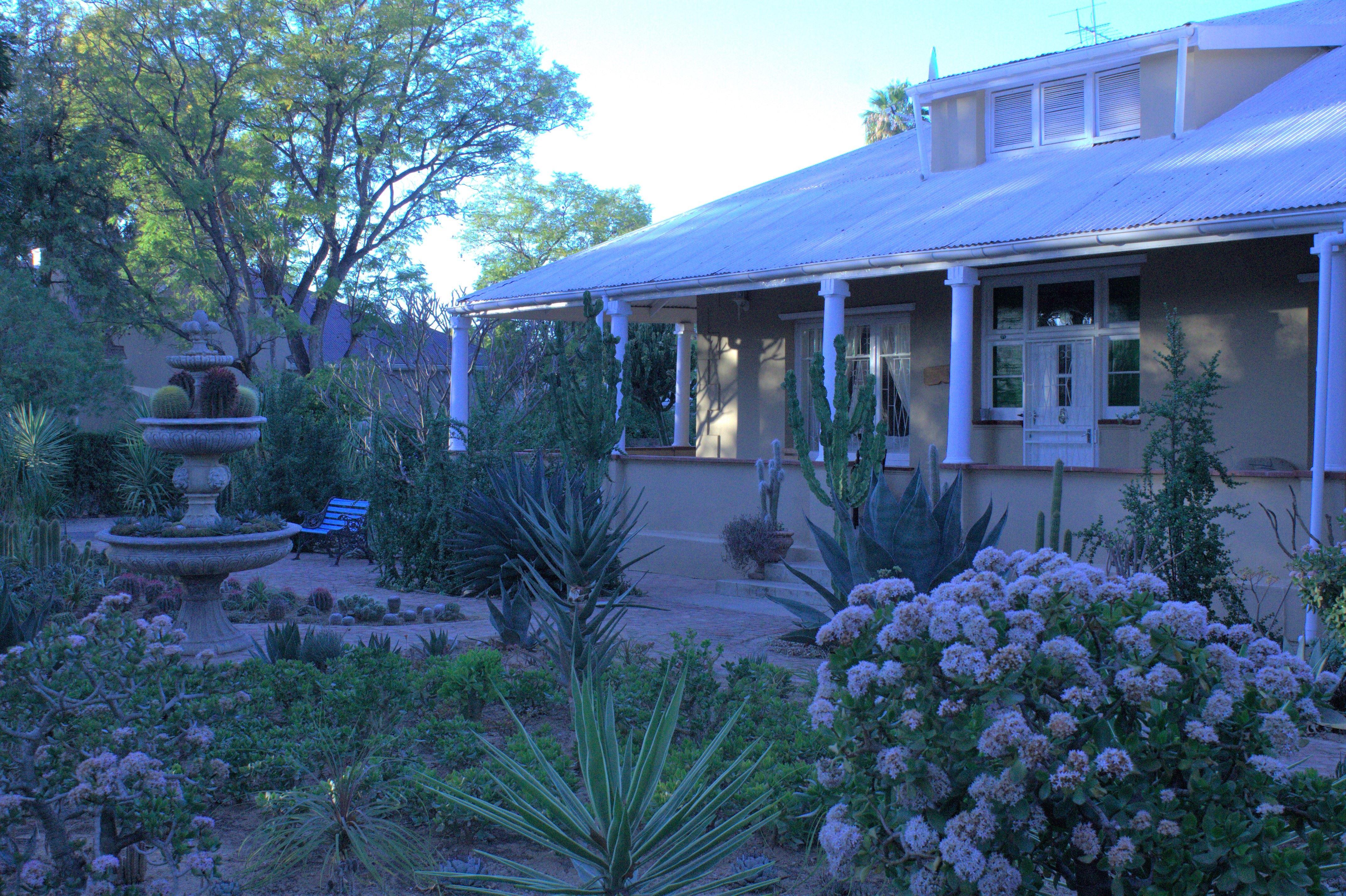 Bisibee Guest House | Oudtshoorn Accommodation