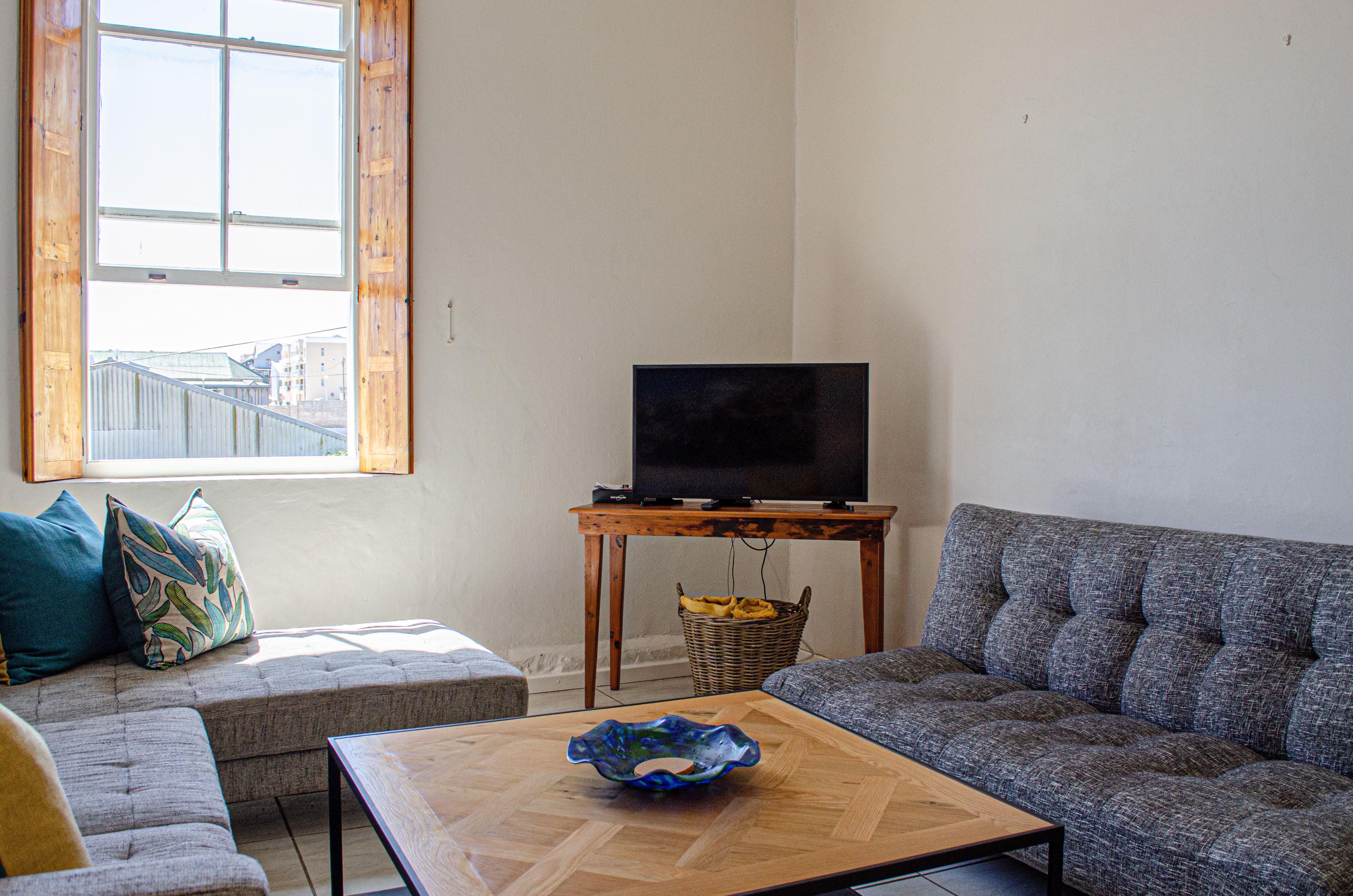 Searle's Manor - Apt 13
