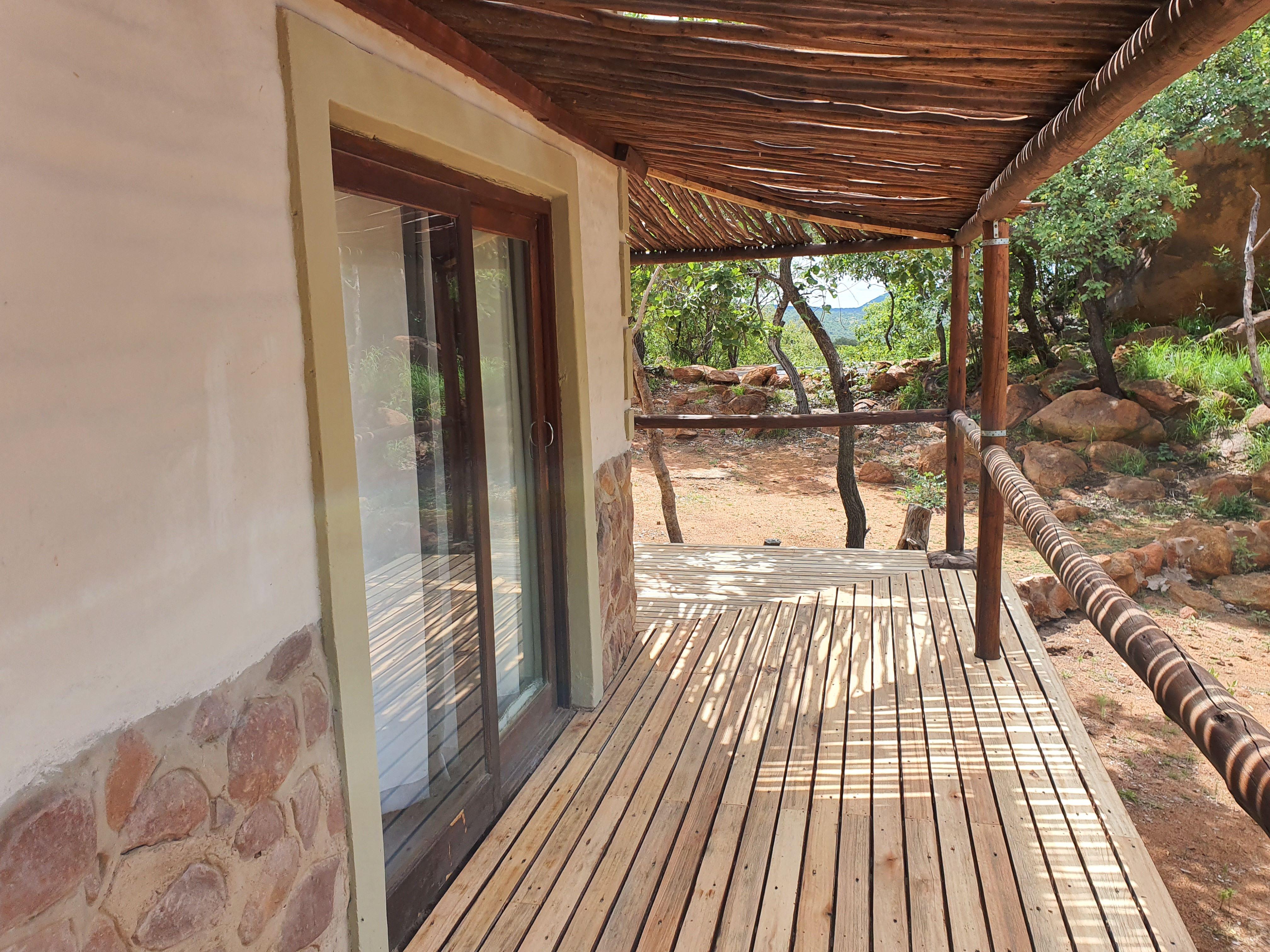Stay at Rock Cottage, Mabalingwe Nature Reserve
