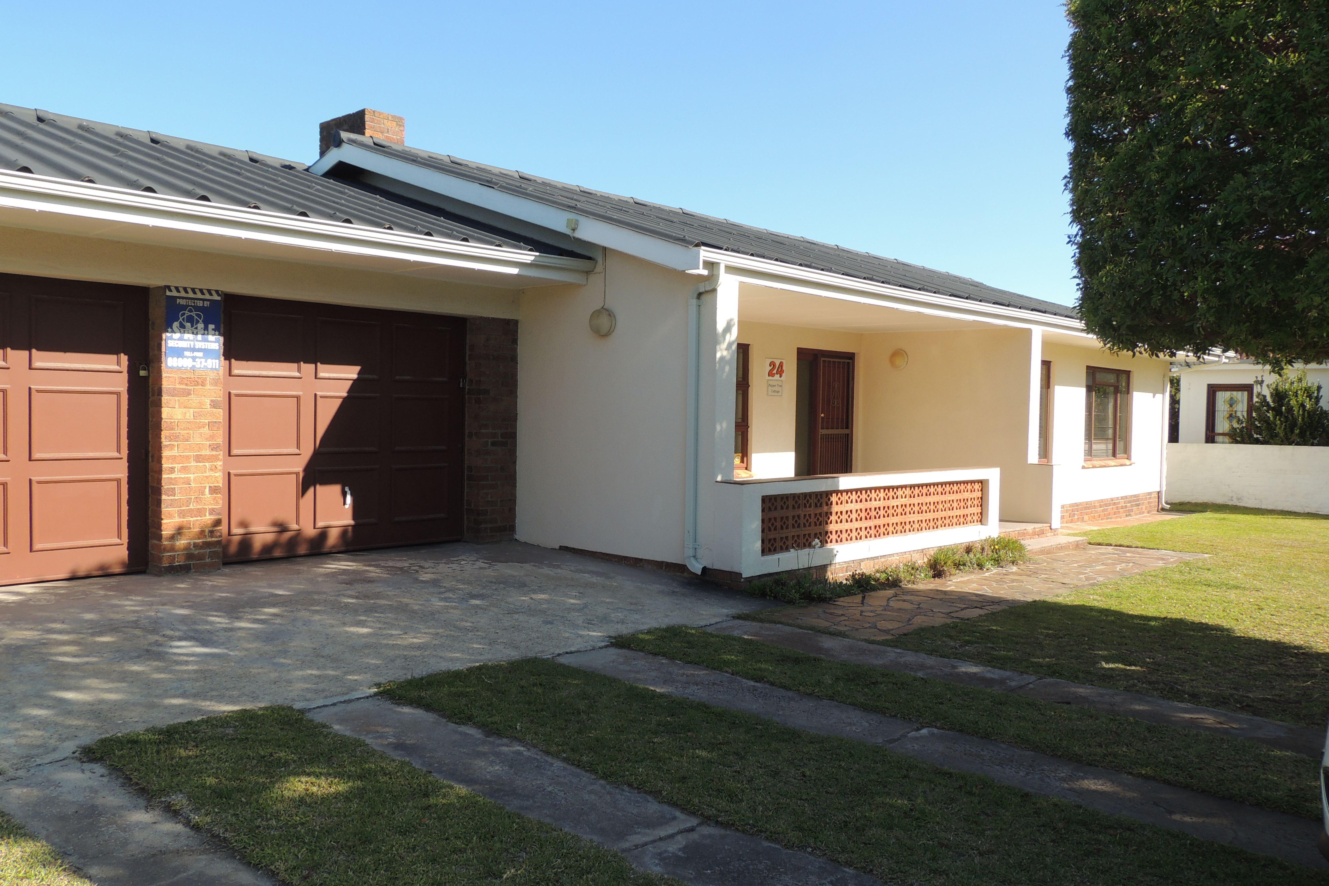 Pepper Tree Cottage | Accommodation Sandbaai
