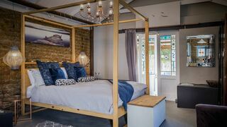 1 Queen Vic | Darling Self-catering