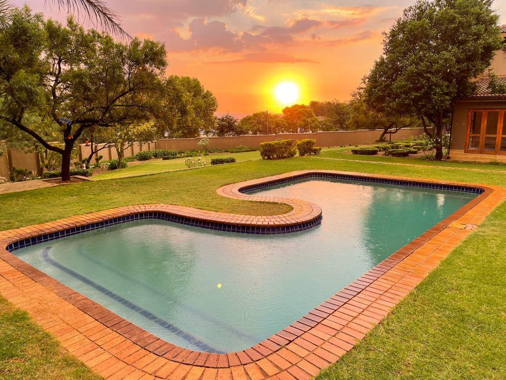Ikhaya Lesizwe Guest House Bryanston