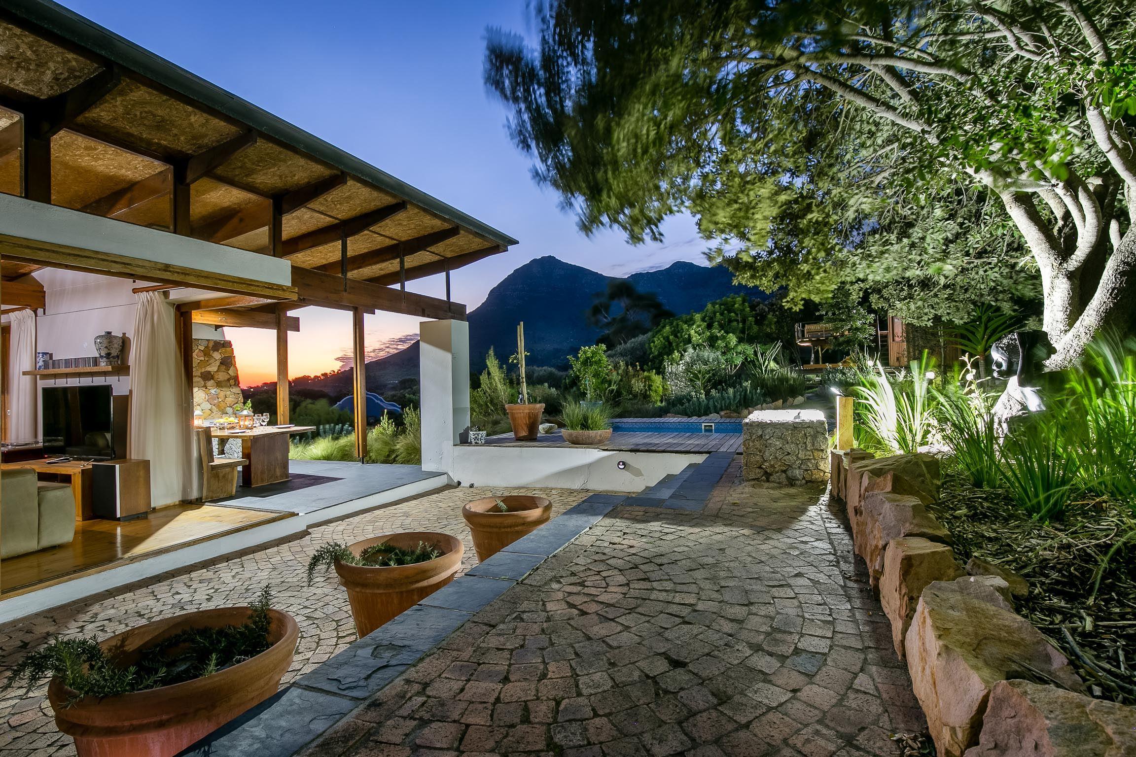 Kinghorns Gardens | Accommodation Cape Point Vineyards Estate