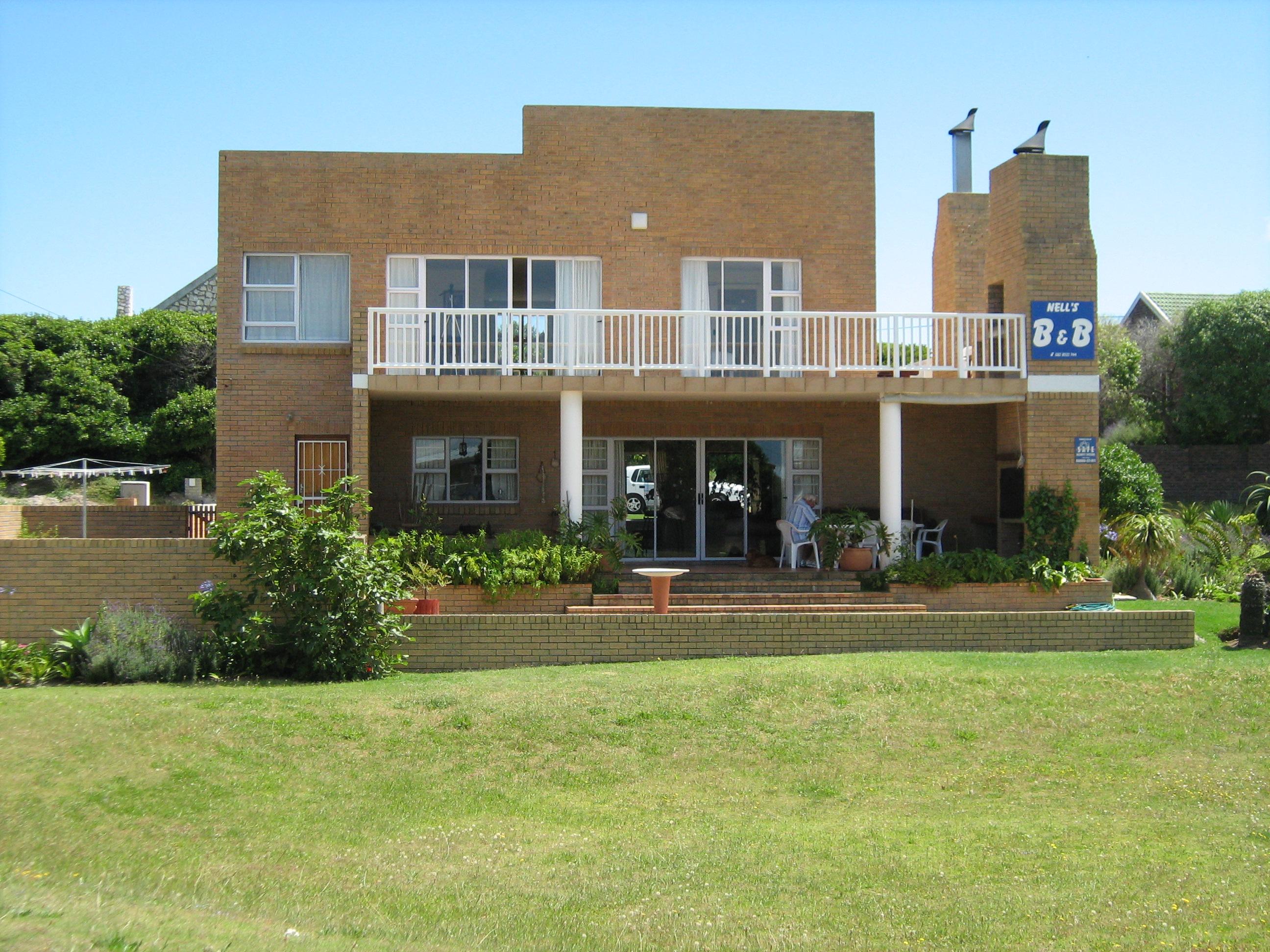 Nell's B & B | Kleinbaai Specials