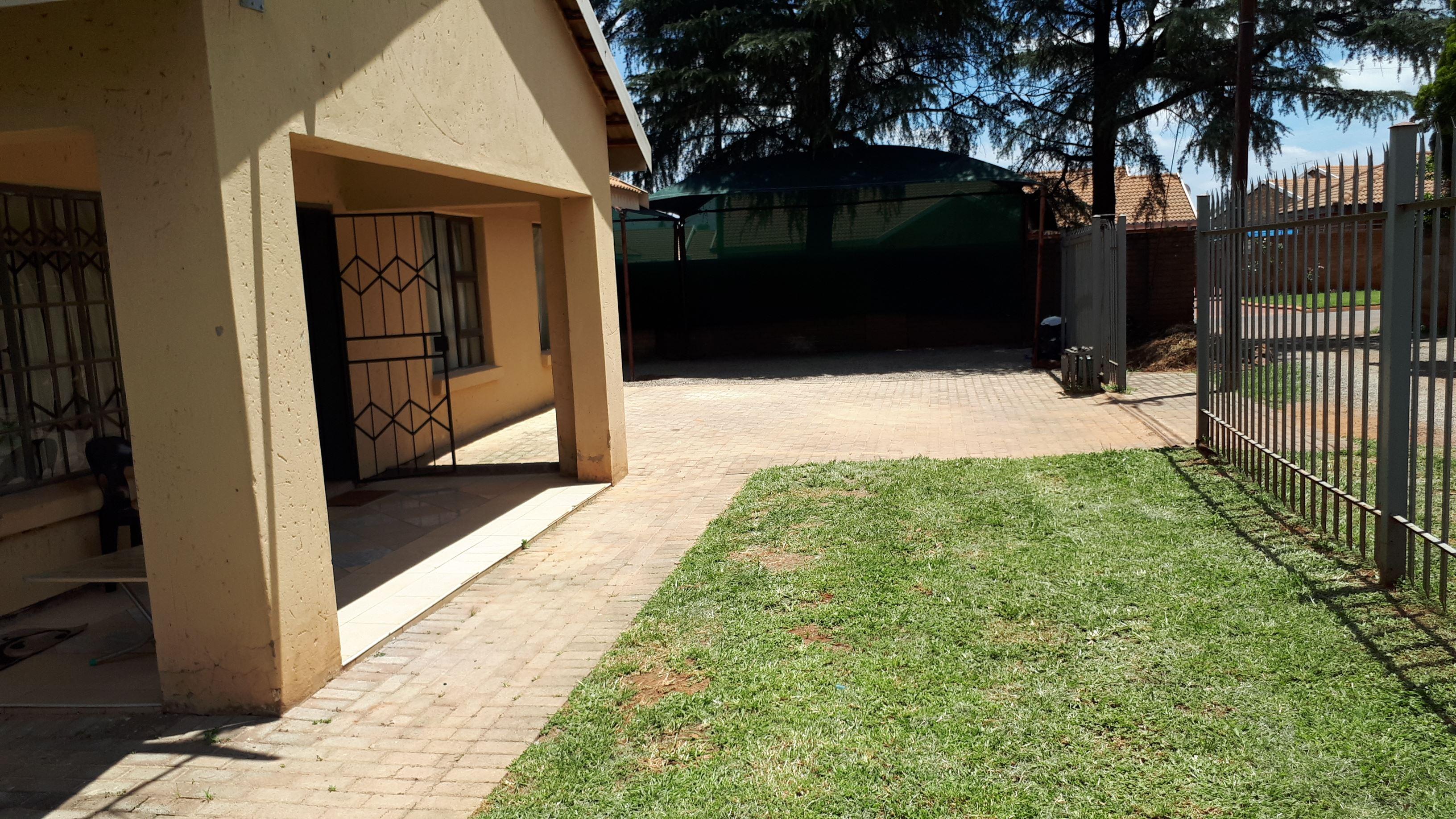 C - Land Guest house Meyerton | Specials Meyerton