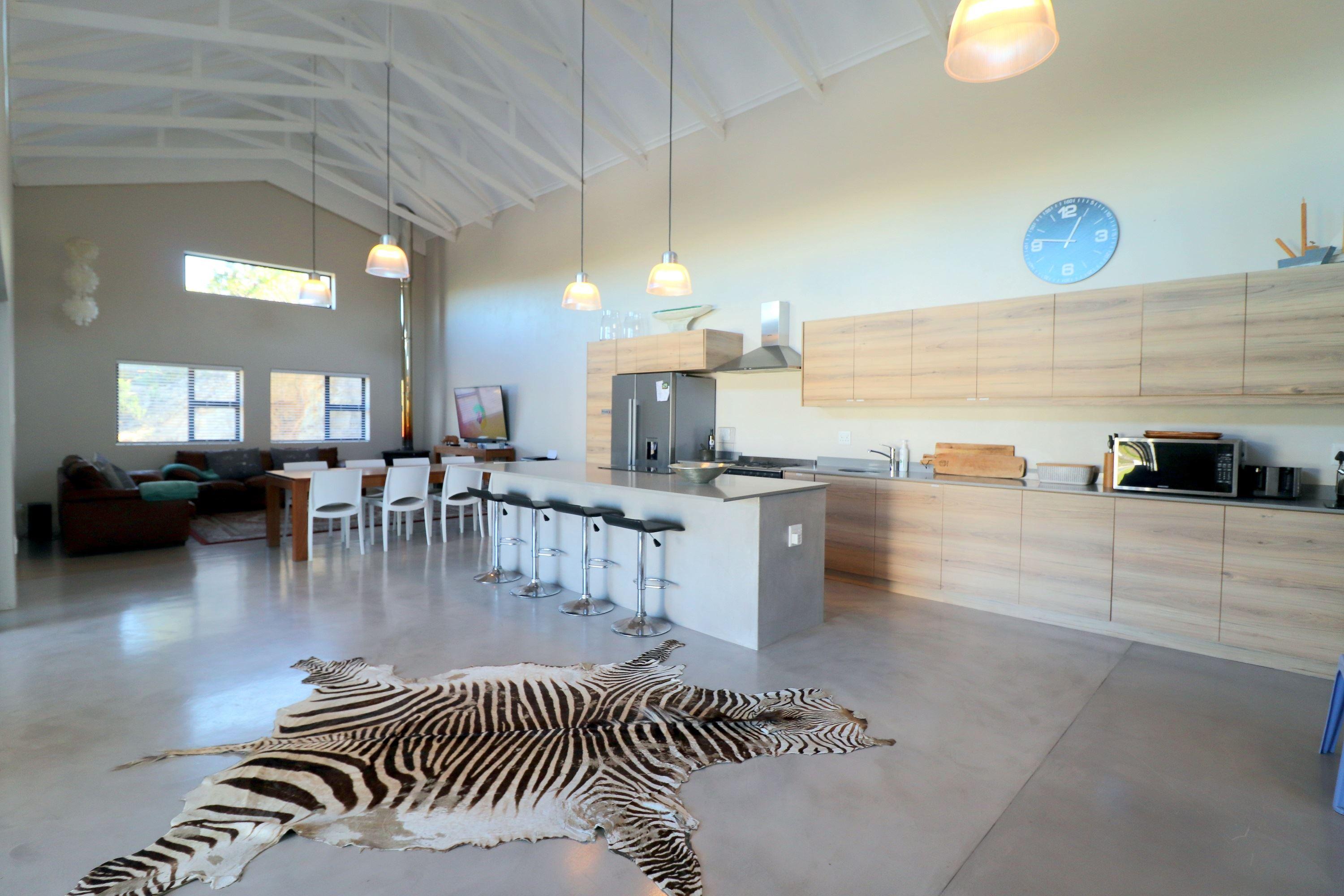 Karen Close 3219 | Hotels Struisbaai