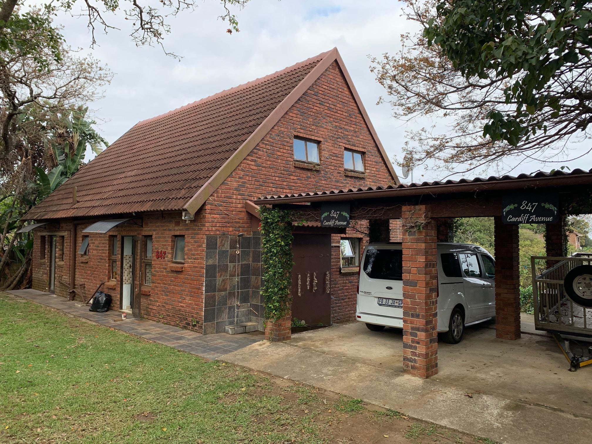 Big Fish Seaside Cottage. Sleeps 10