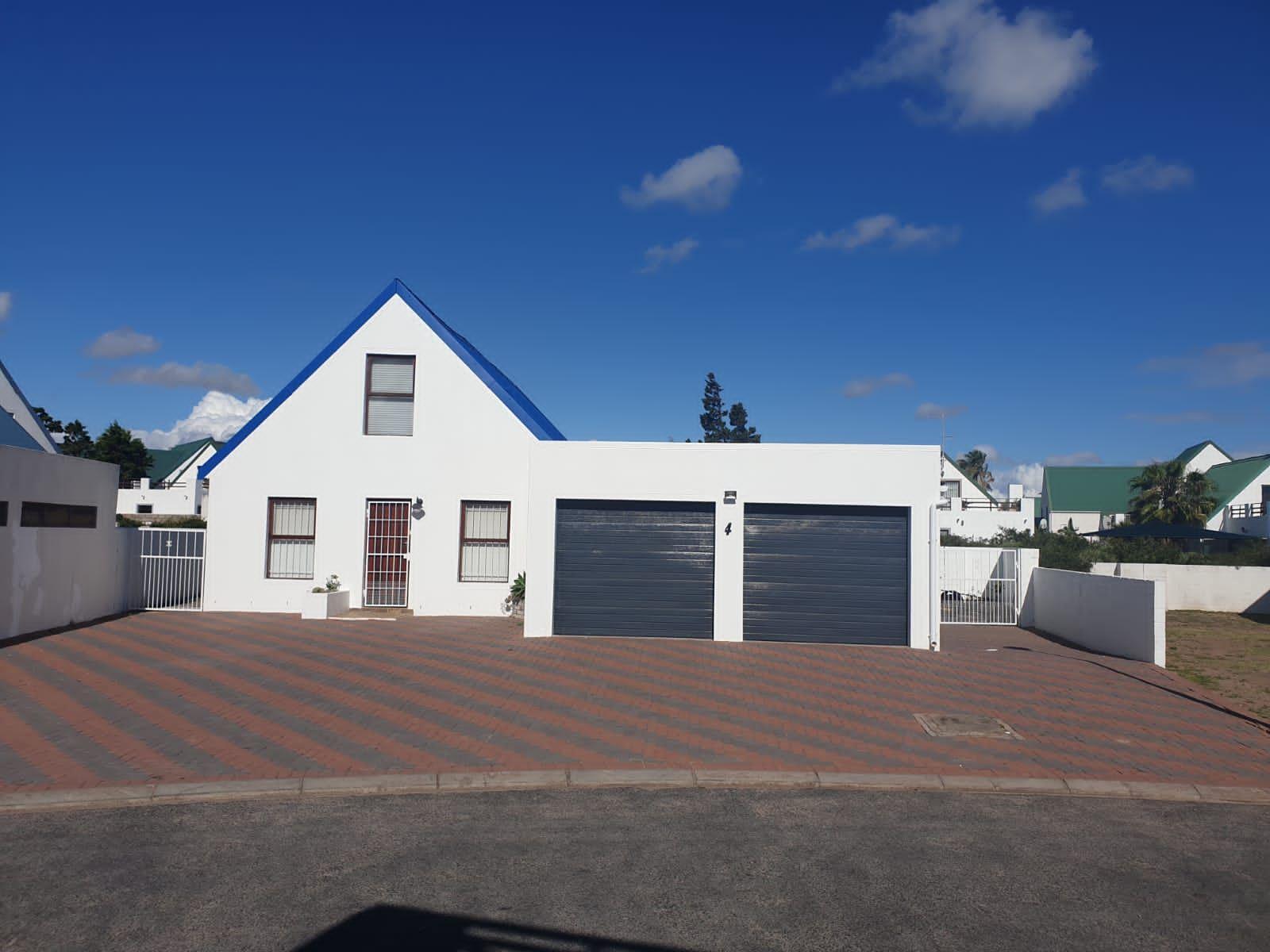 Lovely 5 bedroom home, close to Club Mykanos