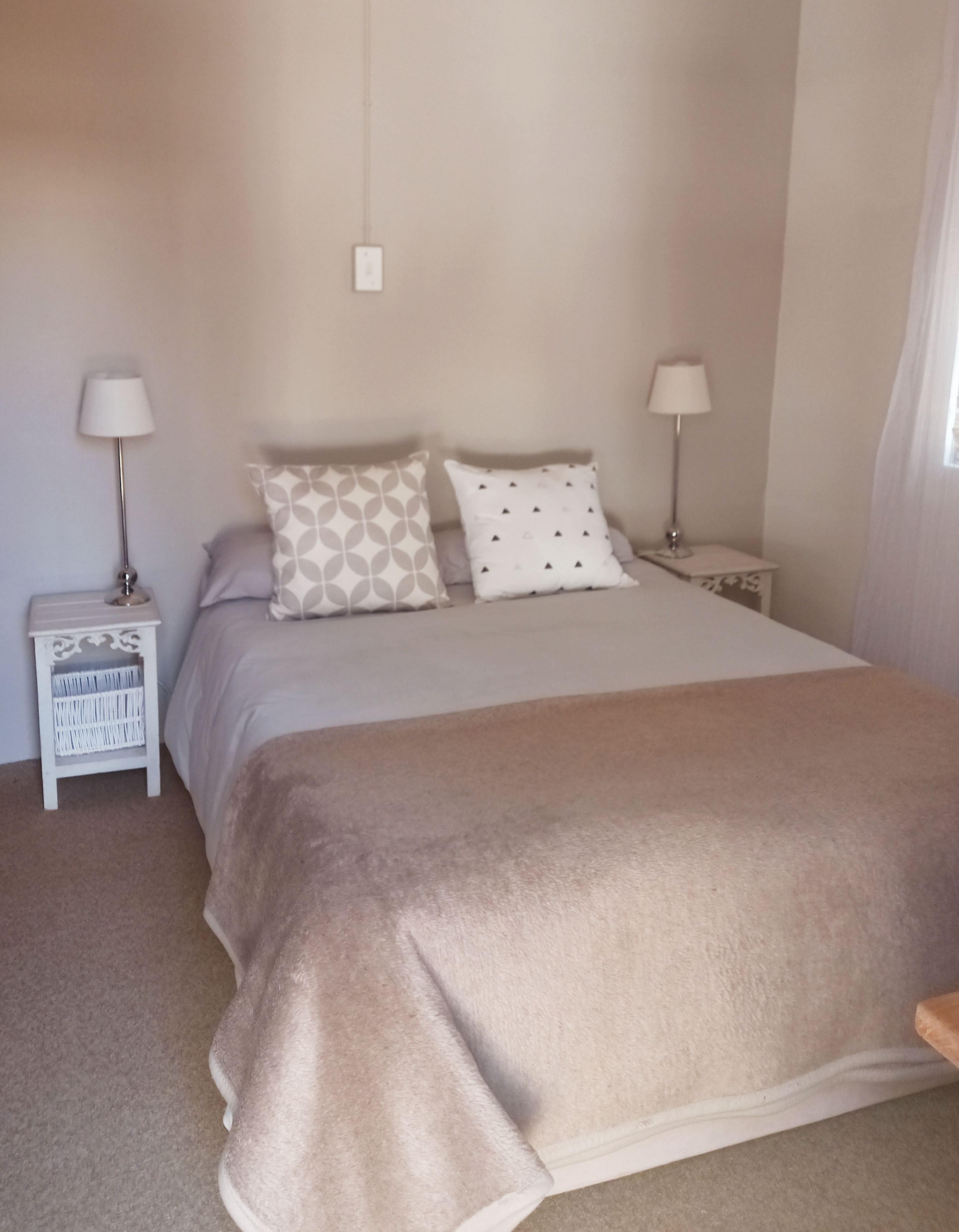 Loeriesfontein Guestroom | Reserve Your Hotel, Self-Catering, or Bed ...