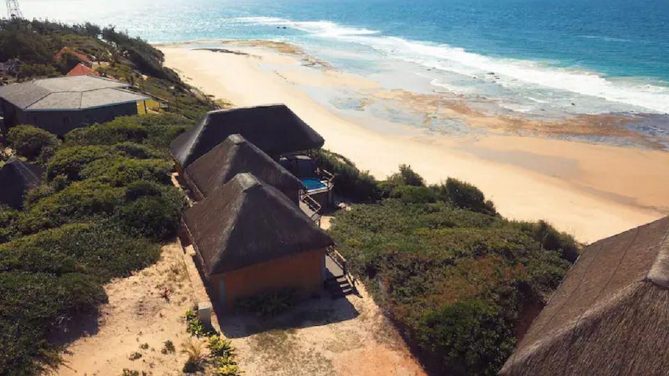 Accommodation at Coral Beach 3