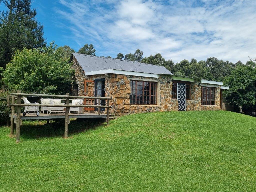 Front view of Crofters as you enter the property