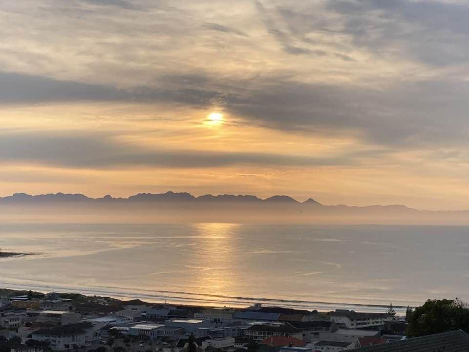 Two Oceans Artist's Home | Fish Hoek Accommodation