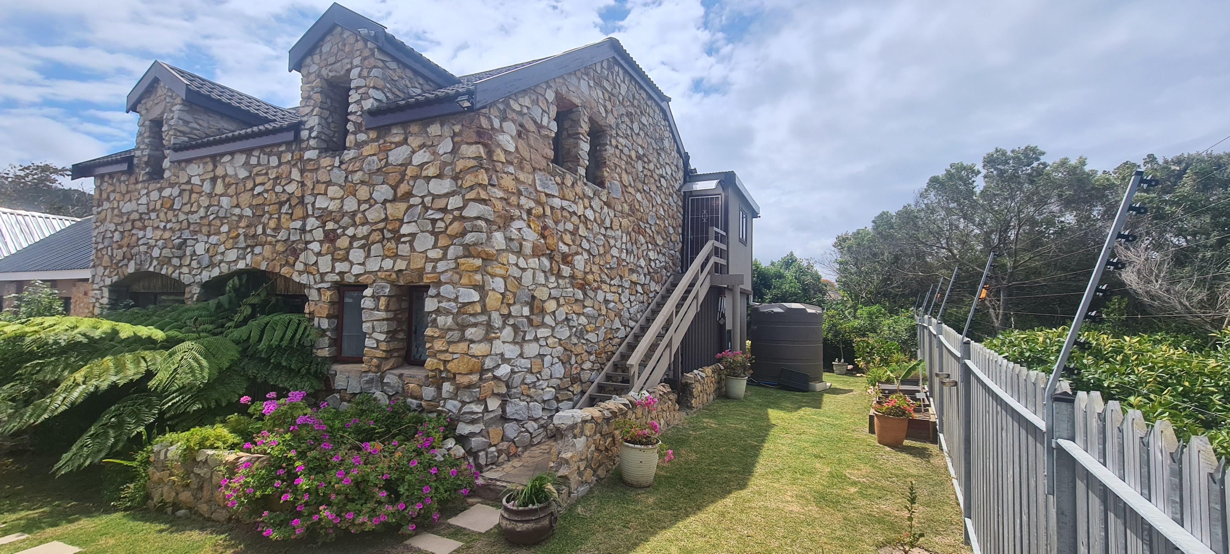 Dunwiny Cottage | Plettenberg Bay Accommodation