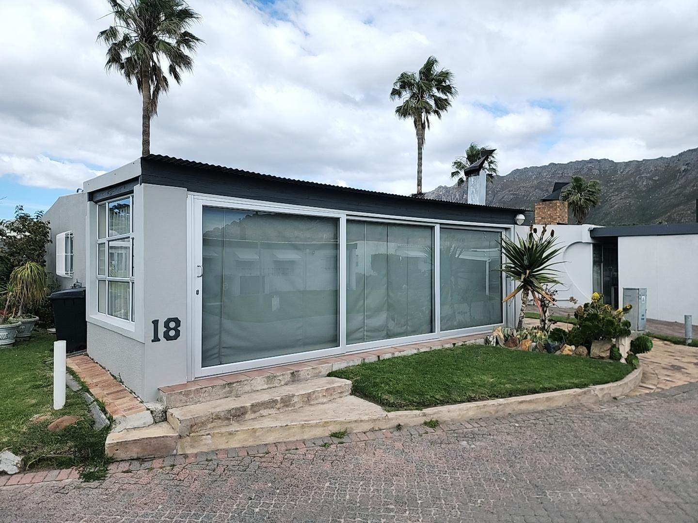 Danie's Self-Catering | Bay Park Accommodation